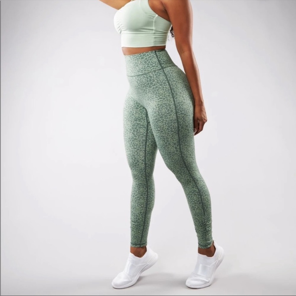 BuffBunny | Aloe Print Eden Leggings, Green, Large